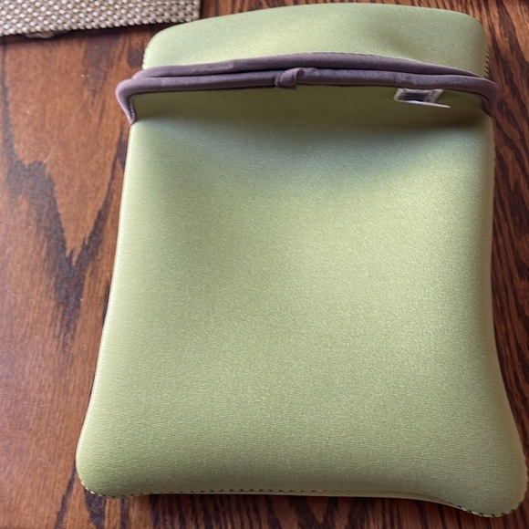 Case Logic tablet Sleeve - Picture 6 of 7